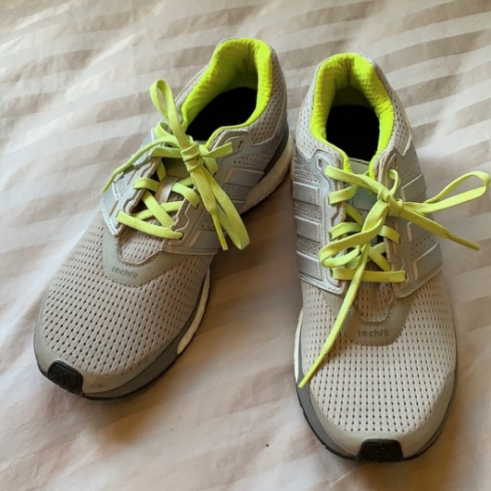 Like NEW Adidas Supernova Glide Boost Running